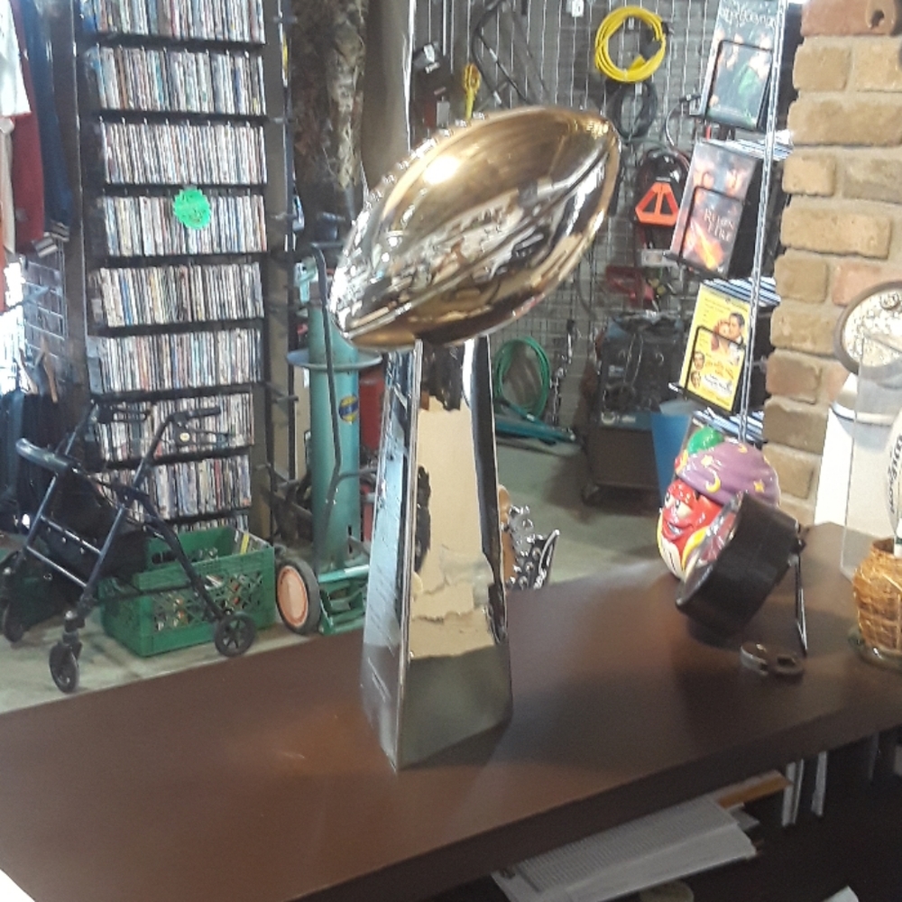 Trophy - Picture 3 of 5